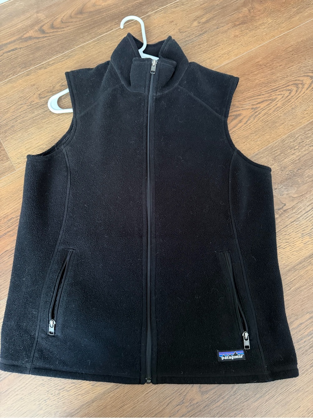 Patagonia - black synchilla fleece vest